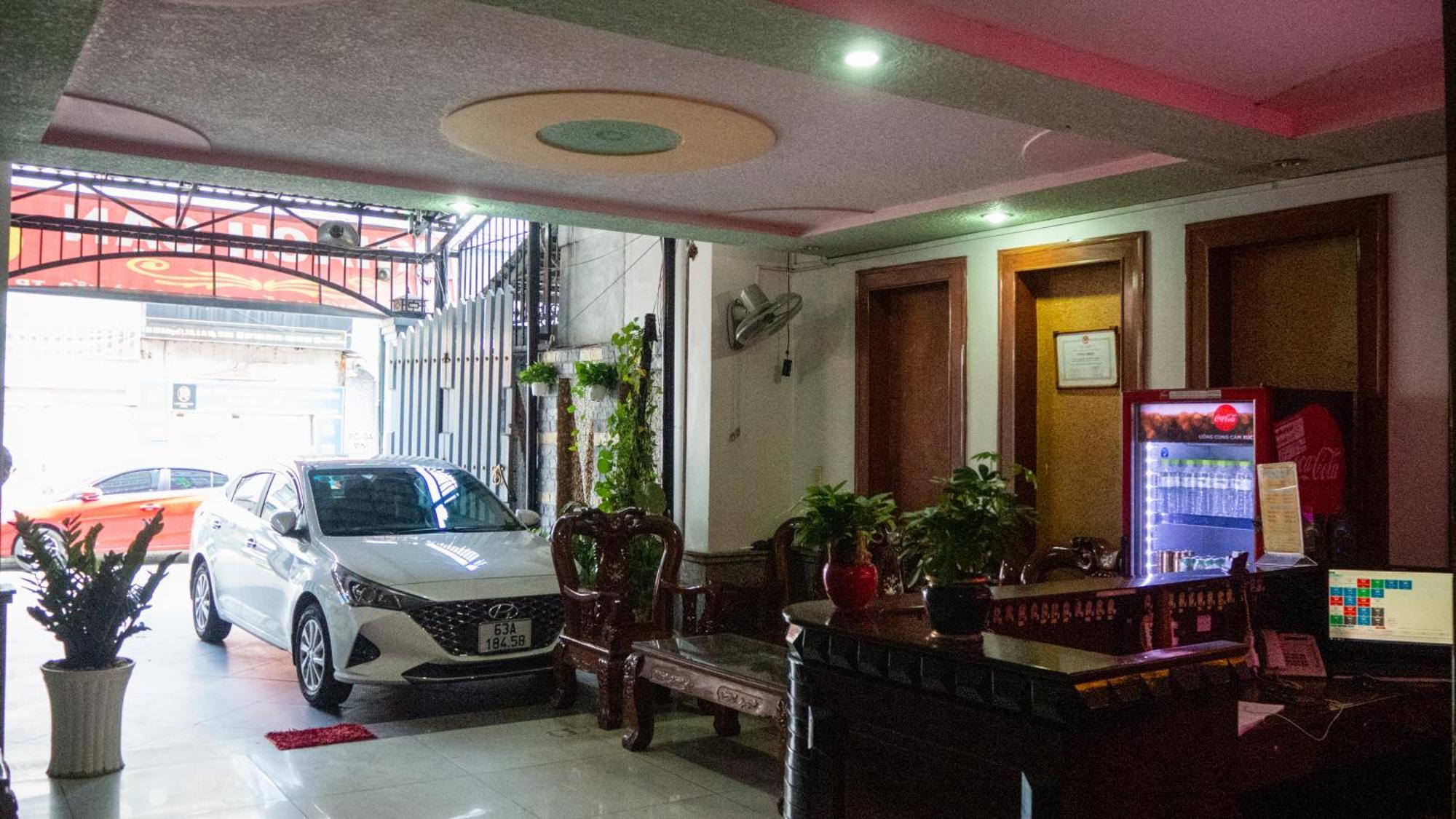 Khách sạn Khach San Quoc Dung *